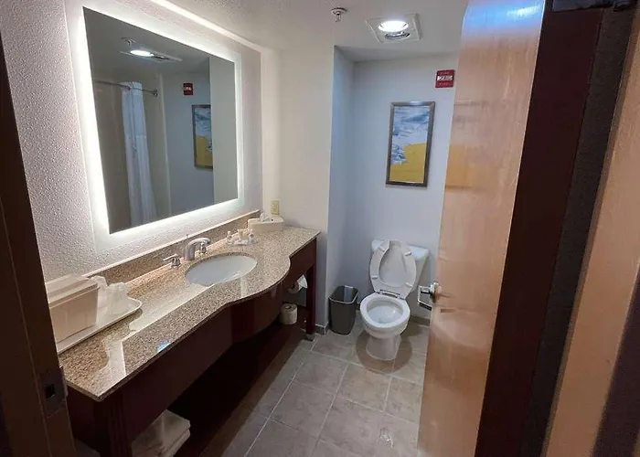 Comfort - Near Hood Hotel