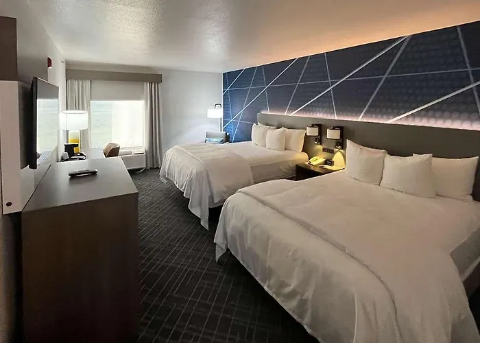 Comfort - Near Hood Hotel