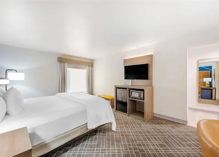 Hotel Comfort - Near Hood